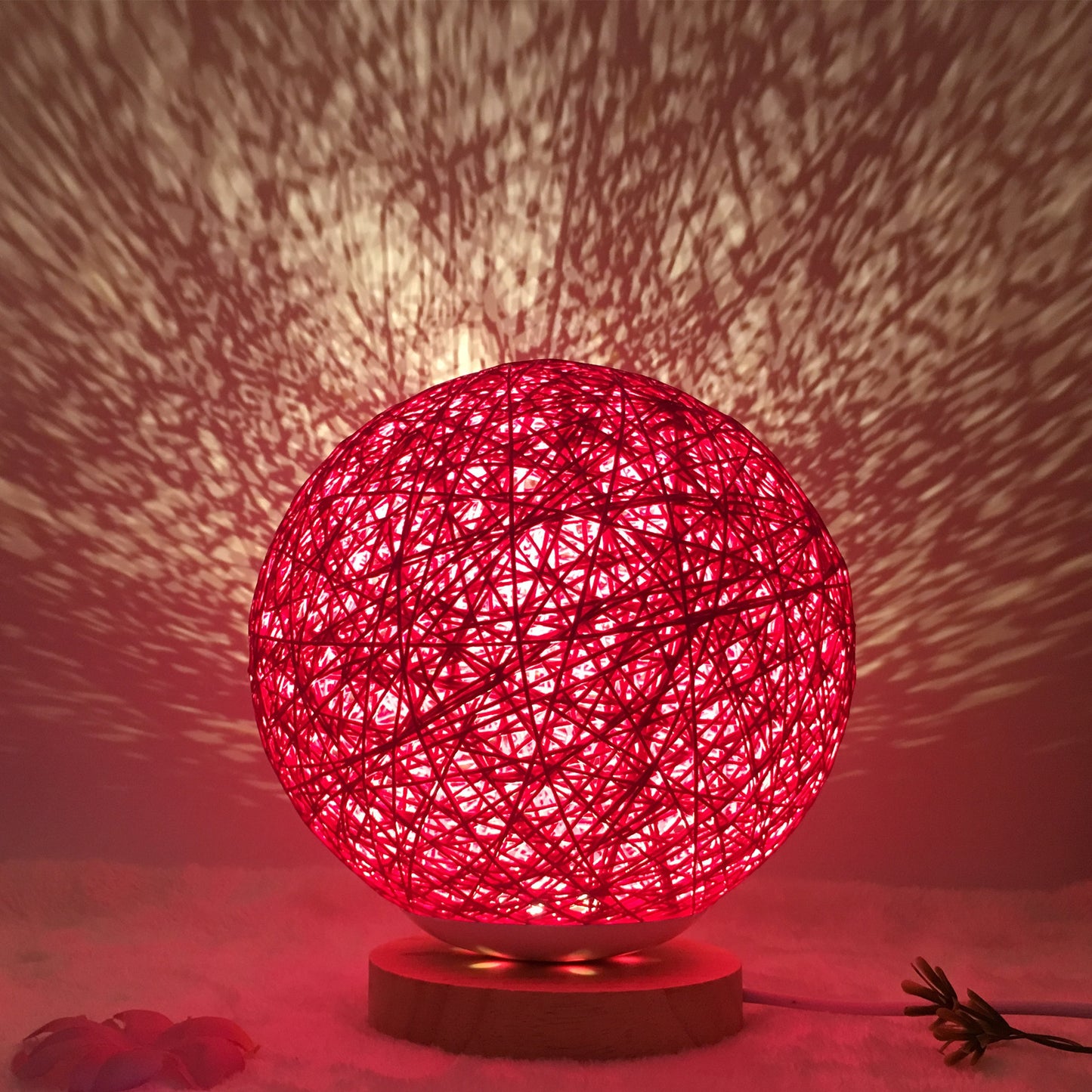 Cassius – Unieke LED Tafel Lamp met Riet Bollen en Afstandsbediening