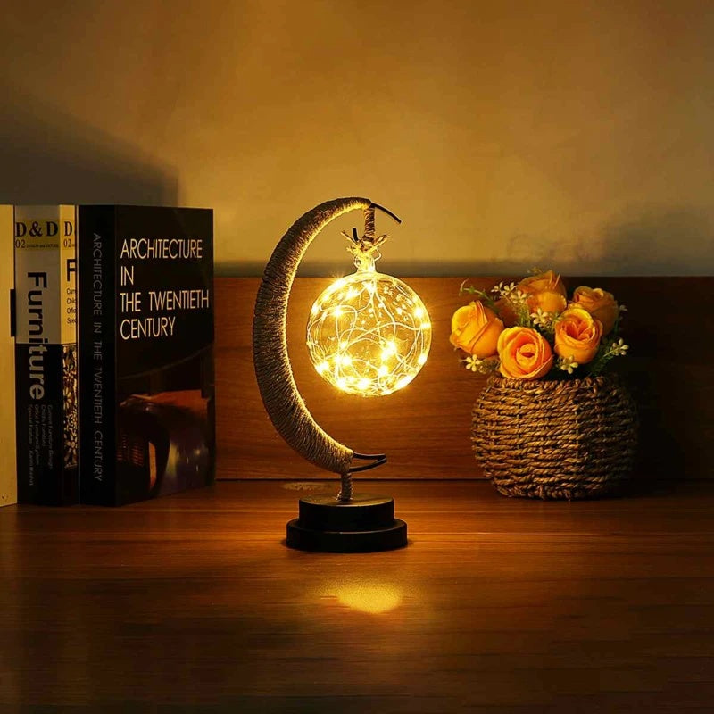 Aurelius – Decoratieve LED Maansculptuur van Koperdraad
