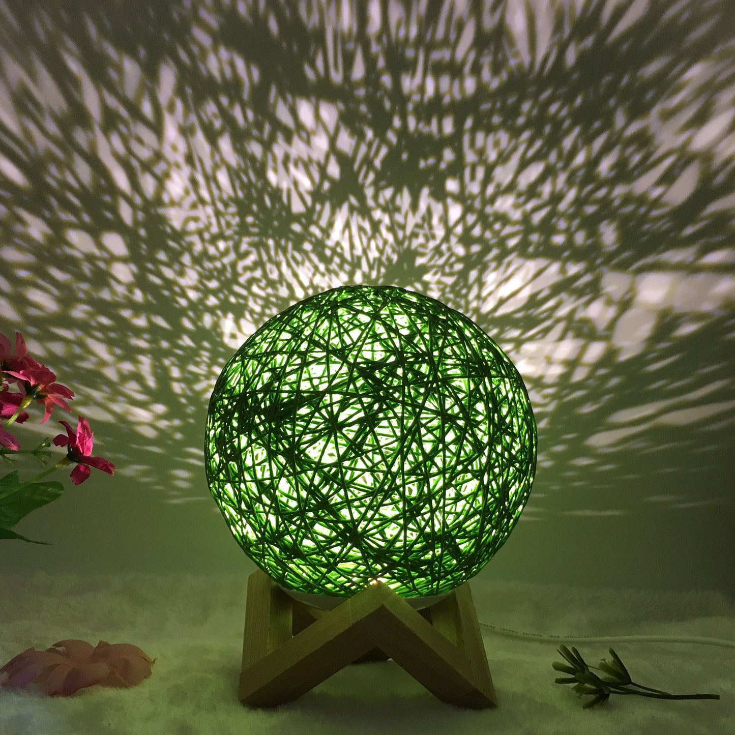 Cassius – Unieke LED Tafel Lamp met Riet Bollen en Afstandsbediening