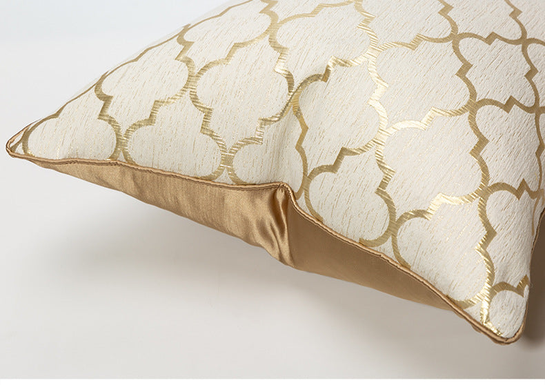 Marisol – Diamantvormige Champagne Gouden Kussenhoes