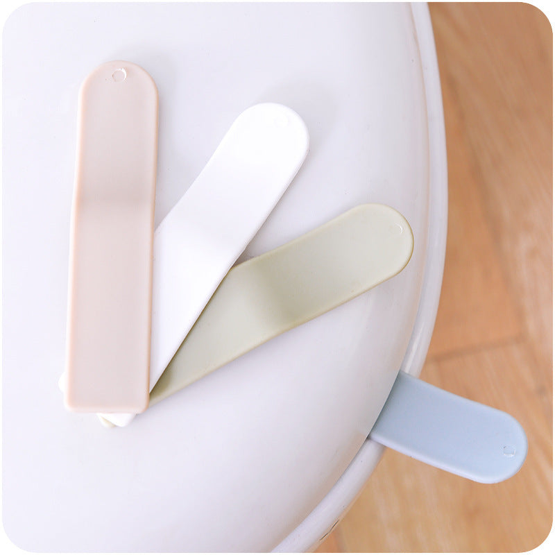 Amara – Draagbare Toiletdekselcover met Flip-handvat