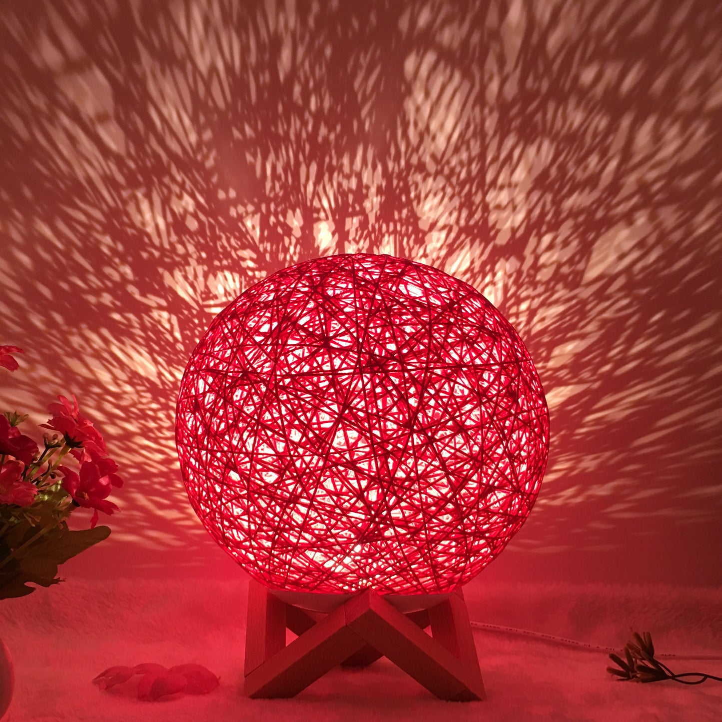 Cassius – Unieke LED Tafel Lamp met Riet Bollen en Afstandsbediening