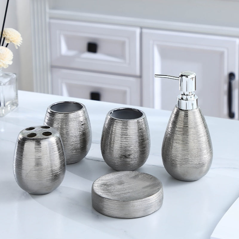 Isolde – Handgefertigde Retro Geborstelde Keramische Vijfdelige Badkamer Toilet Set