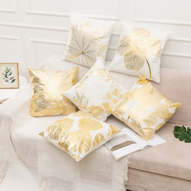 Indigo – Elegante Witte en Gouden Decoratieve Kussenhoezen