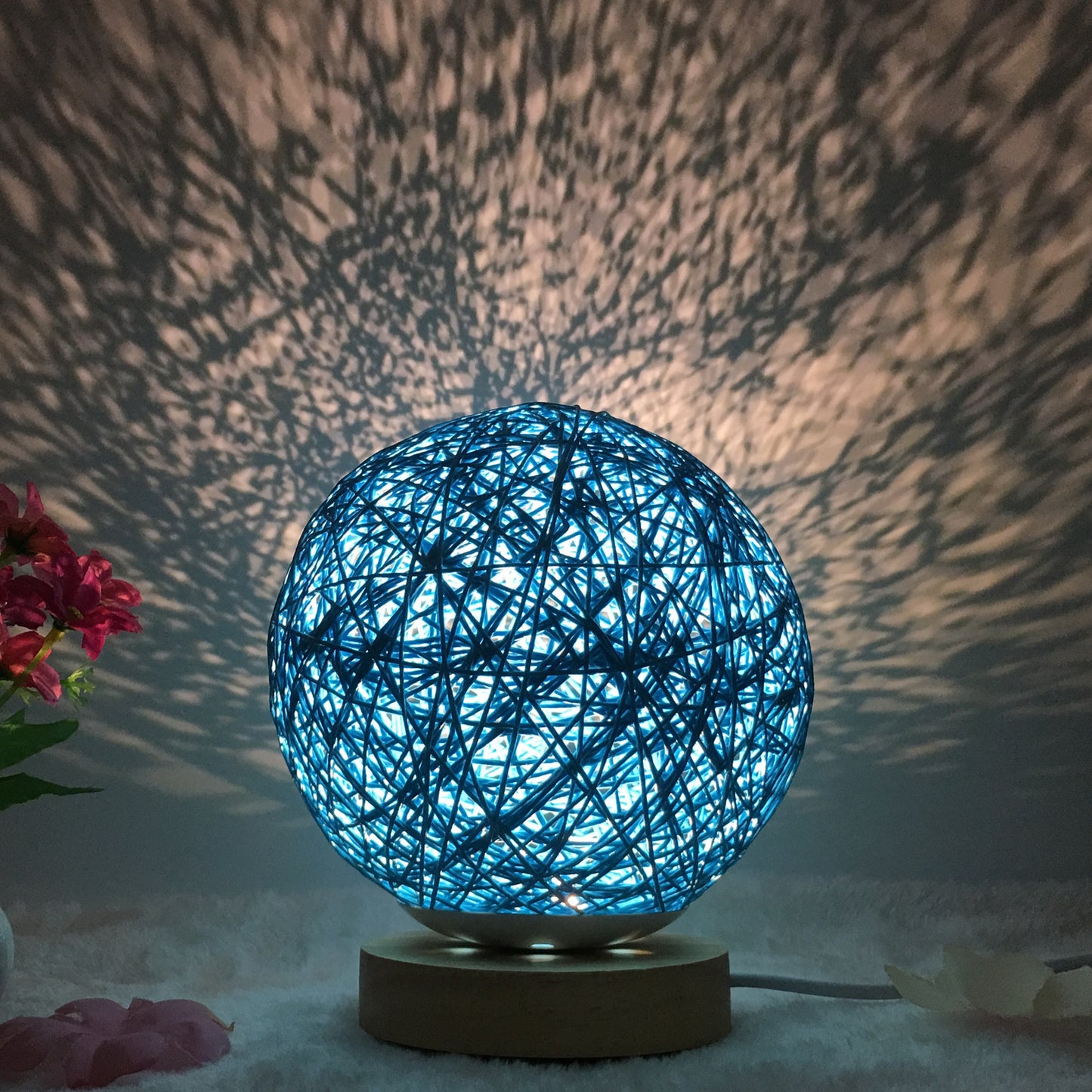 Cassius – Unieke LED Tafel Lamp met Riet Bollen en Afstandsbediening