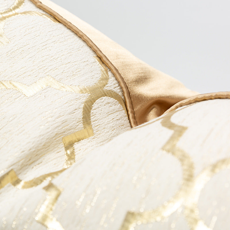 Marisol – Diamantvormige Champagne Gouden Kussenhoes
