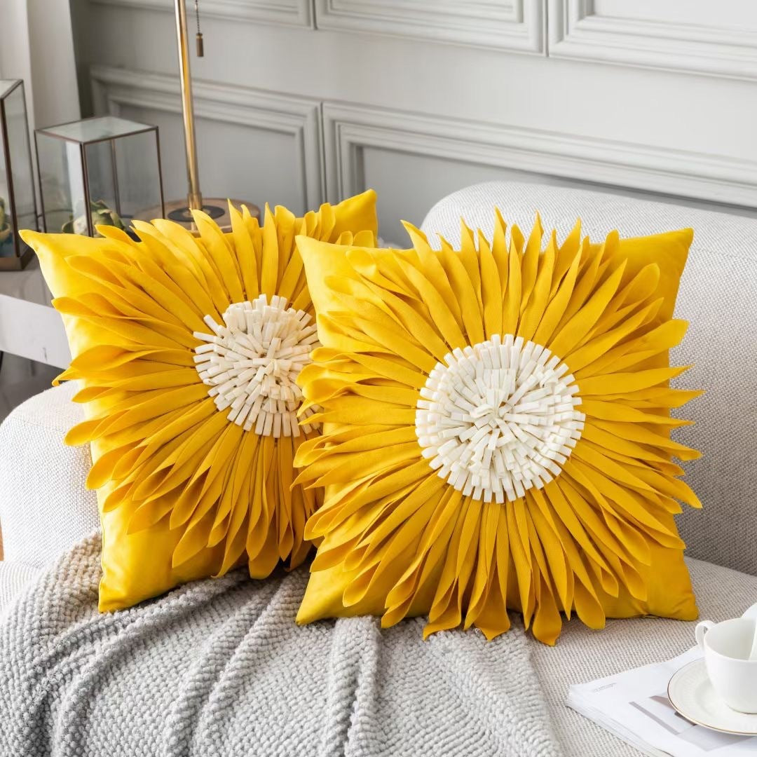 Ambrose – Moderne Stijl Witte Sierkussens met Fluwelen Stiksel en 3D Chrysant Motief