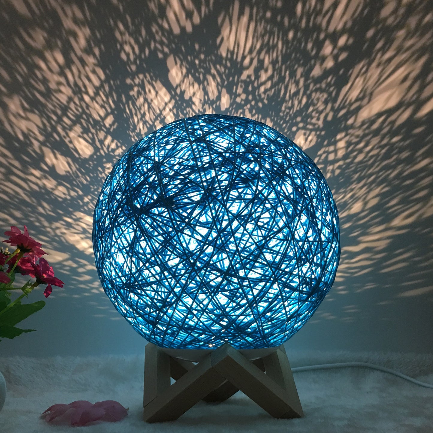 Cassius – Unieke LED Tafel Lamp met Riet Bollen en Afstandsbediening