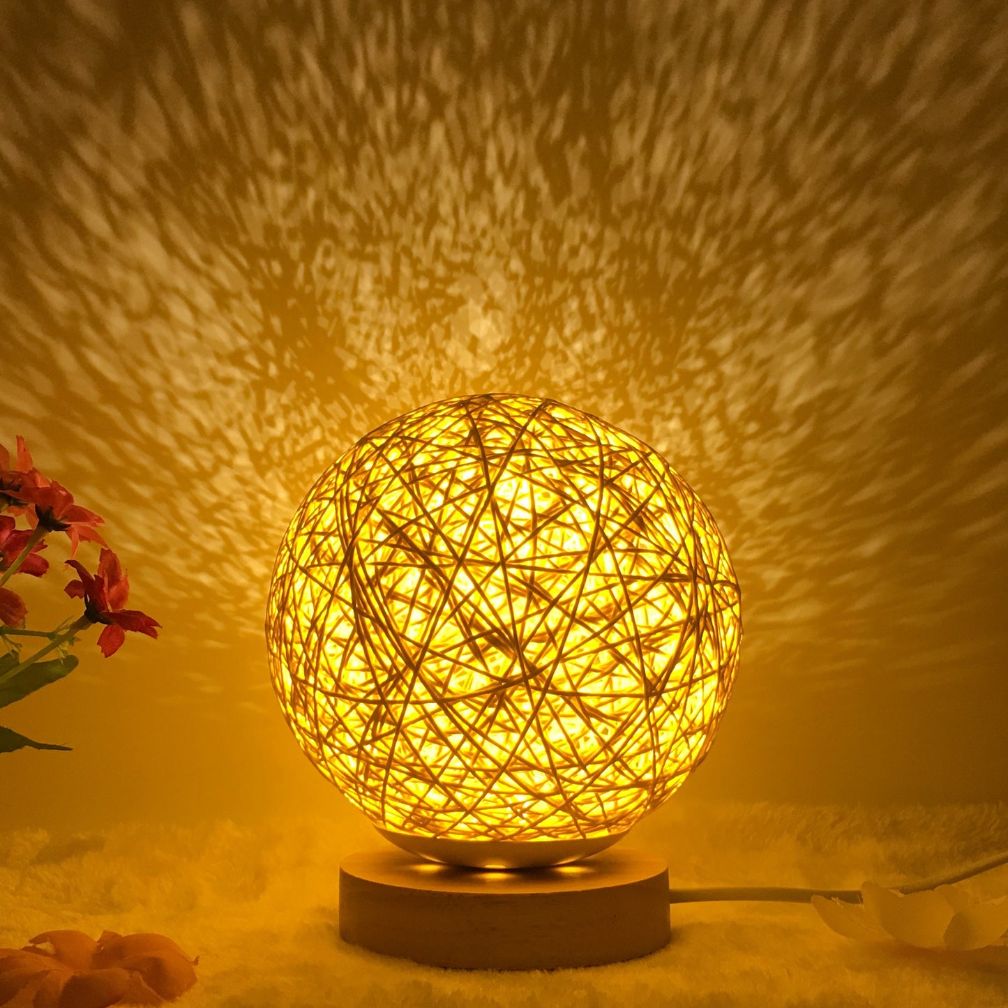 Cassius – Unieke LED Tafel Lamp met Riet Bollen en Afstandsbediening
