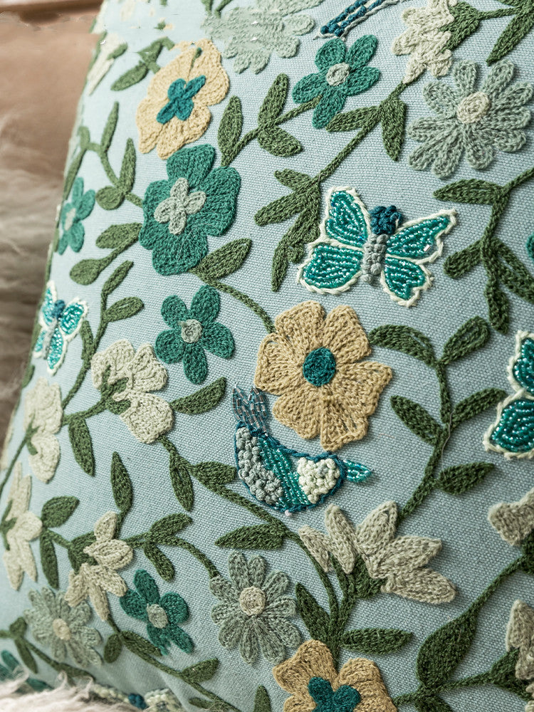 Elysia – Vintage Handgemaakte Geborduurde Sierkussens