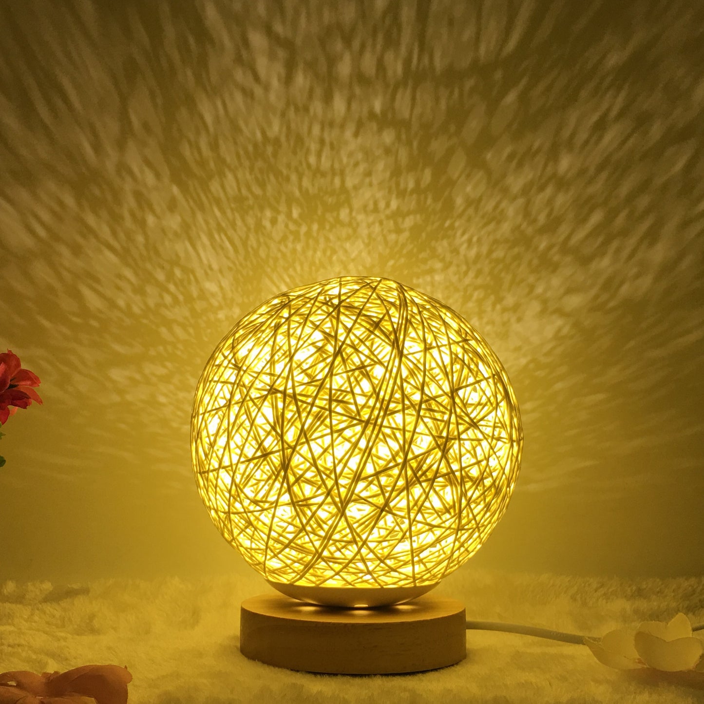 Cassius – Unieke LED Tafel Lamp met Riet Bollen en Afstandsbediening