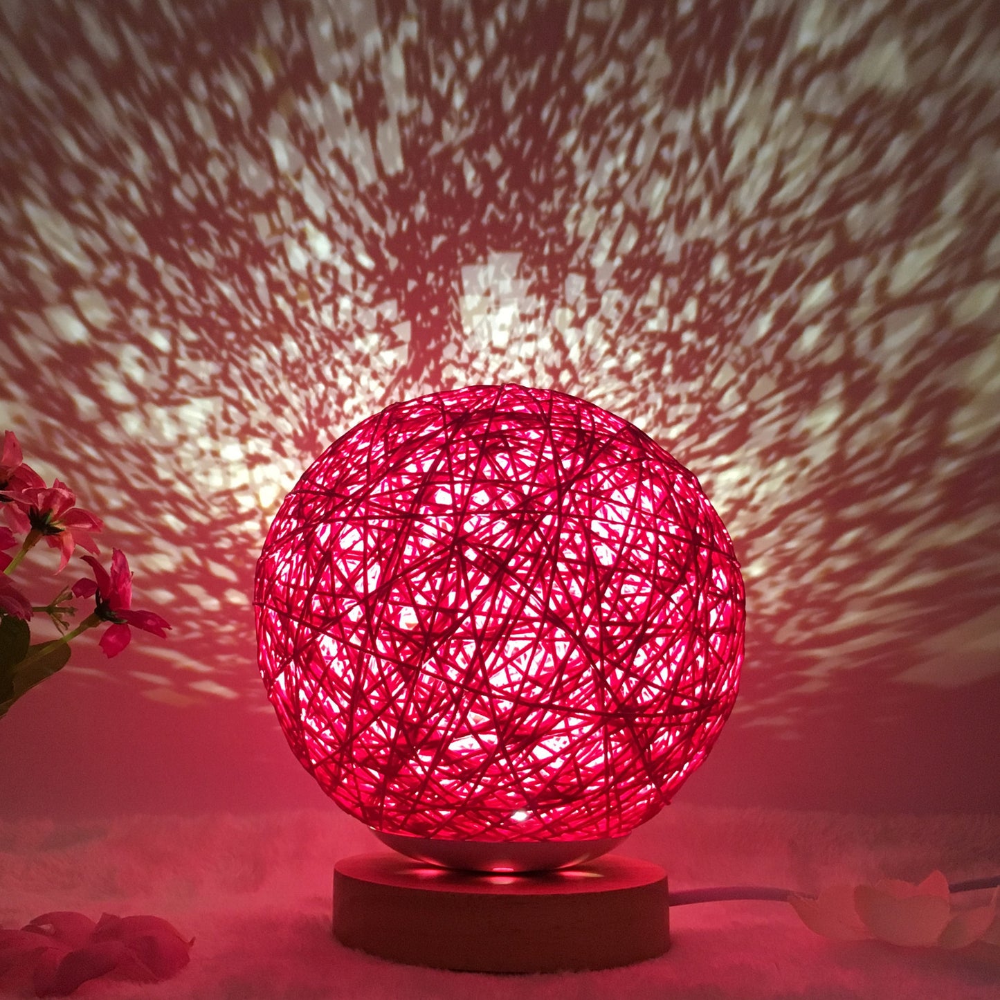 Cassius – Unieke LED Tafel Lamp met Riet Bollen en Afstandsbediening