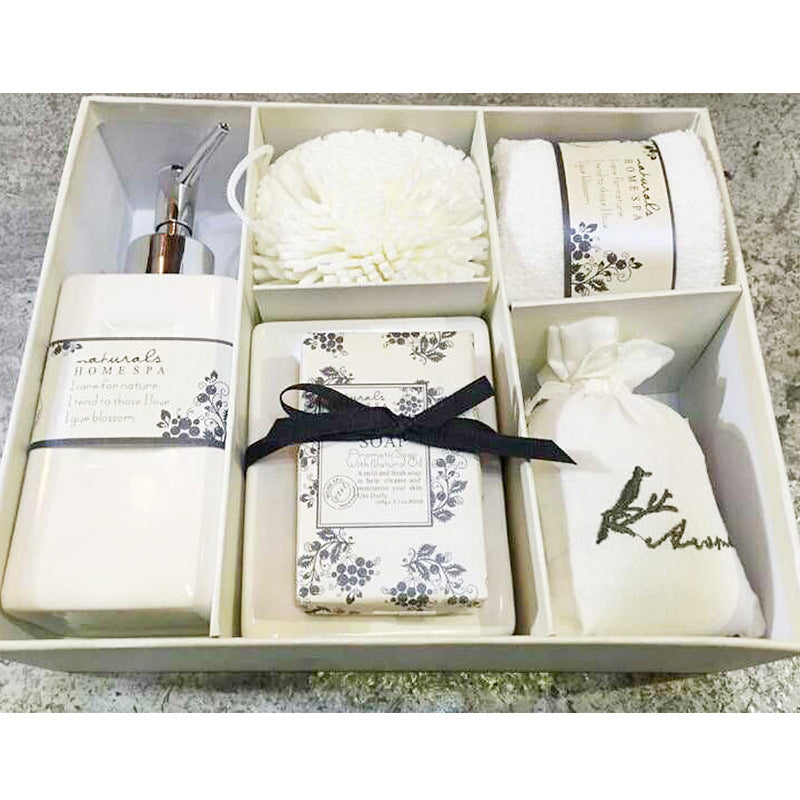 Florian – Vijfdelige Badkameraccessoires Set in Aardewerk