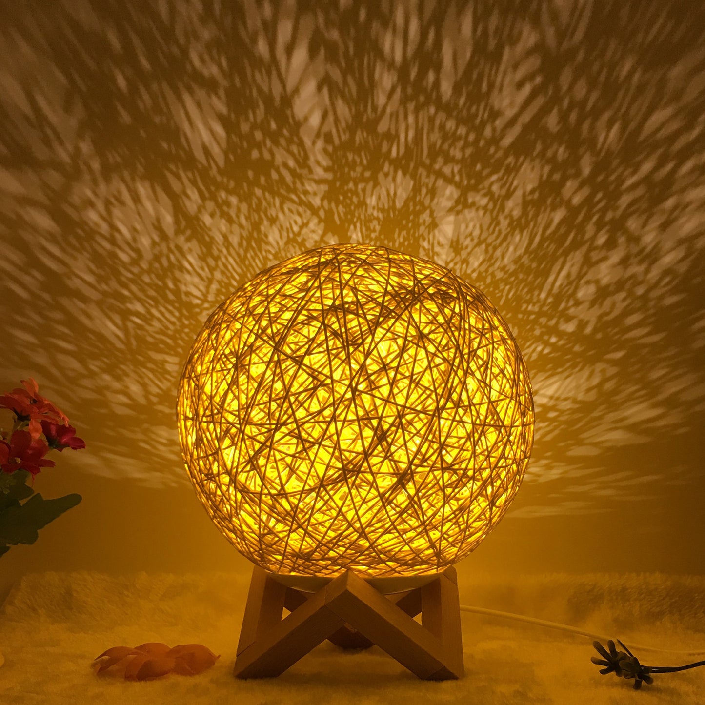 Cassius – Unieke LED Tafel Lamp met Riet Bollen en Afstandsbediening