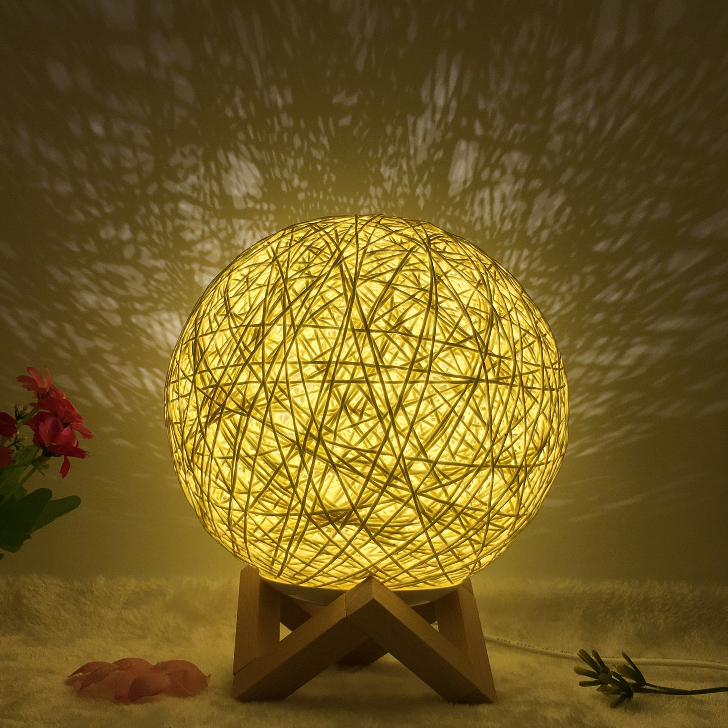 Cassius – Unieke LED Tafel Lamp met Riet Bollen en Afstandsbediening
