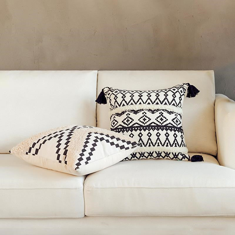 Dahlia – Luxe Geweven Kussen voor de Bank