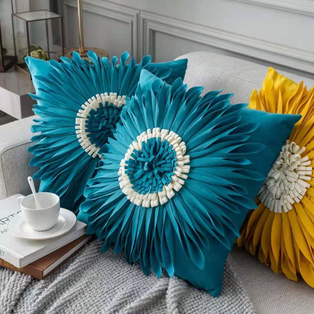 Ambrose – Moderne Stijl Witte Sierkussens met Fluwelen Stiksel en 3D Chrysant Motief