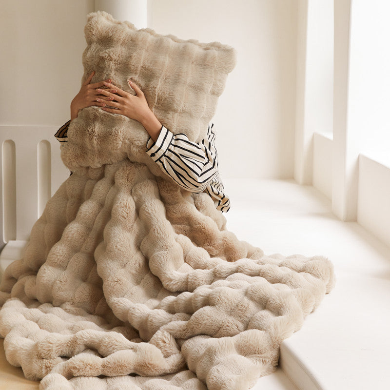 Vivienne – Luxe Sofa Deken van Konijnenhaar