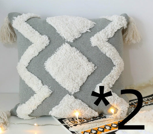 Iris – Geometrisch Zwarte en Witte Tuft Kussensloop 45x45 cm
