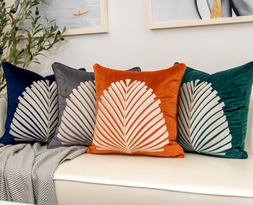 Elowen – Modern en Luxe Kussen met Bladmotief van Nederlandse Flanel