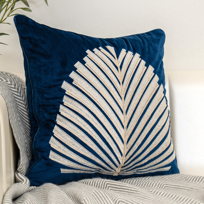 Elowen – Modern en Luxe Kussen met Bladmotief van Nederlandse Flanel