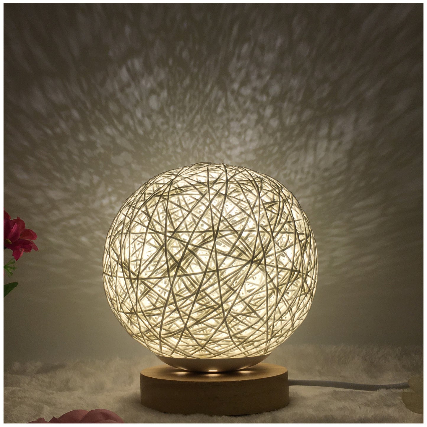 Cassius – Unieke LED Tafel Lamp met Riet Bollen en Afstandsbediening