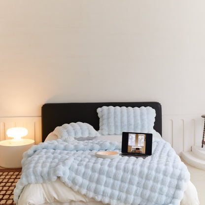 Vivienne – Luxe Sofa Deken van Konijnenhaar