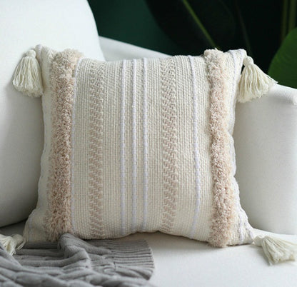 Iris – Geometrisch Zwarte en Witte Tuft Kussensloop 45x45 cm