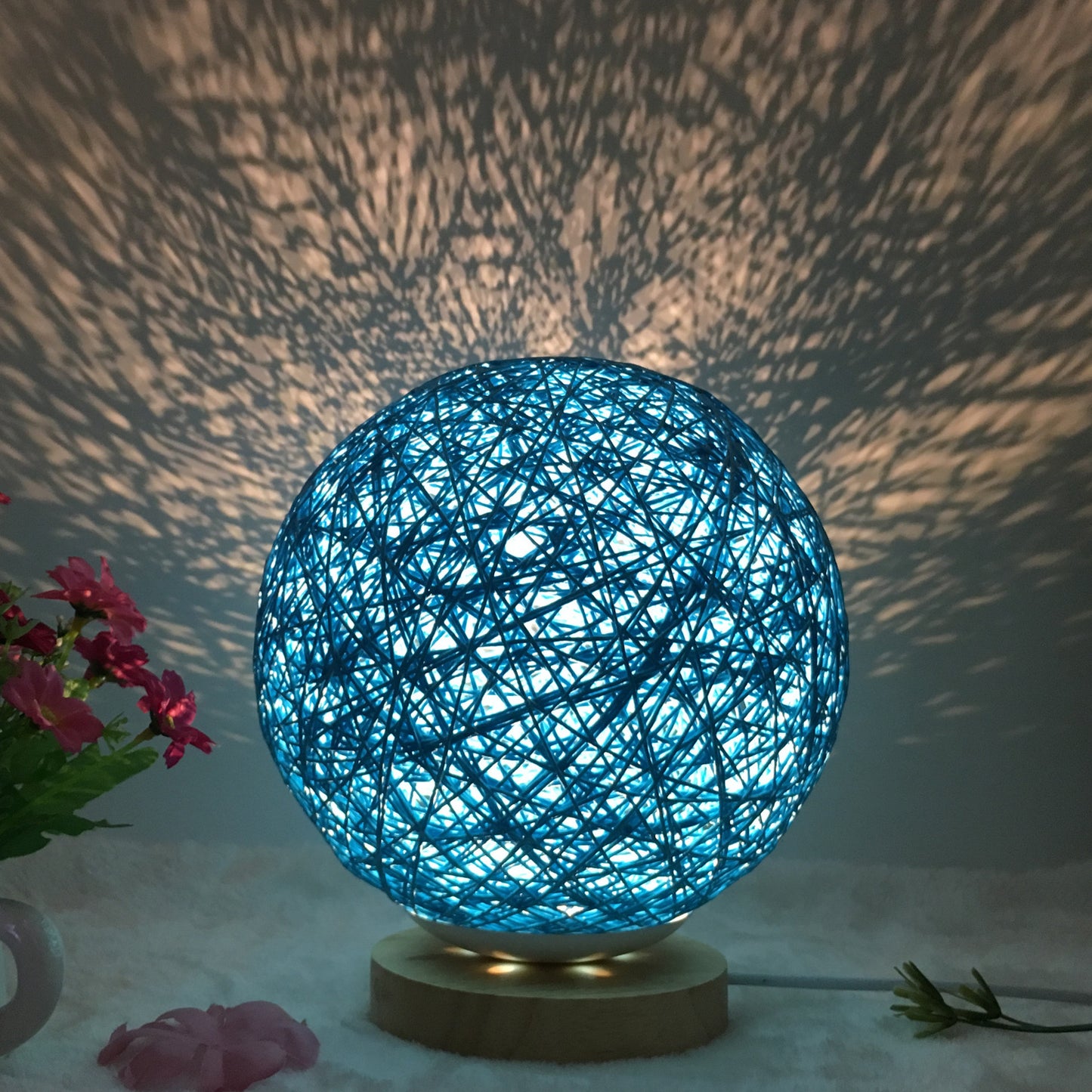 Cassius – Unieke LED Tafel Lamp met Riet Bollen en Afstandsbediening